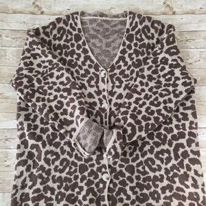 Chic Leopard Print Cardigan